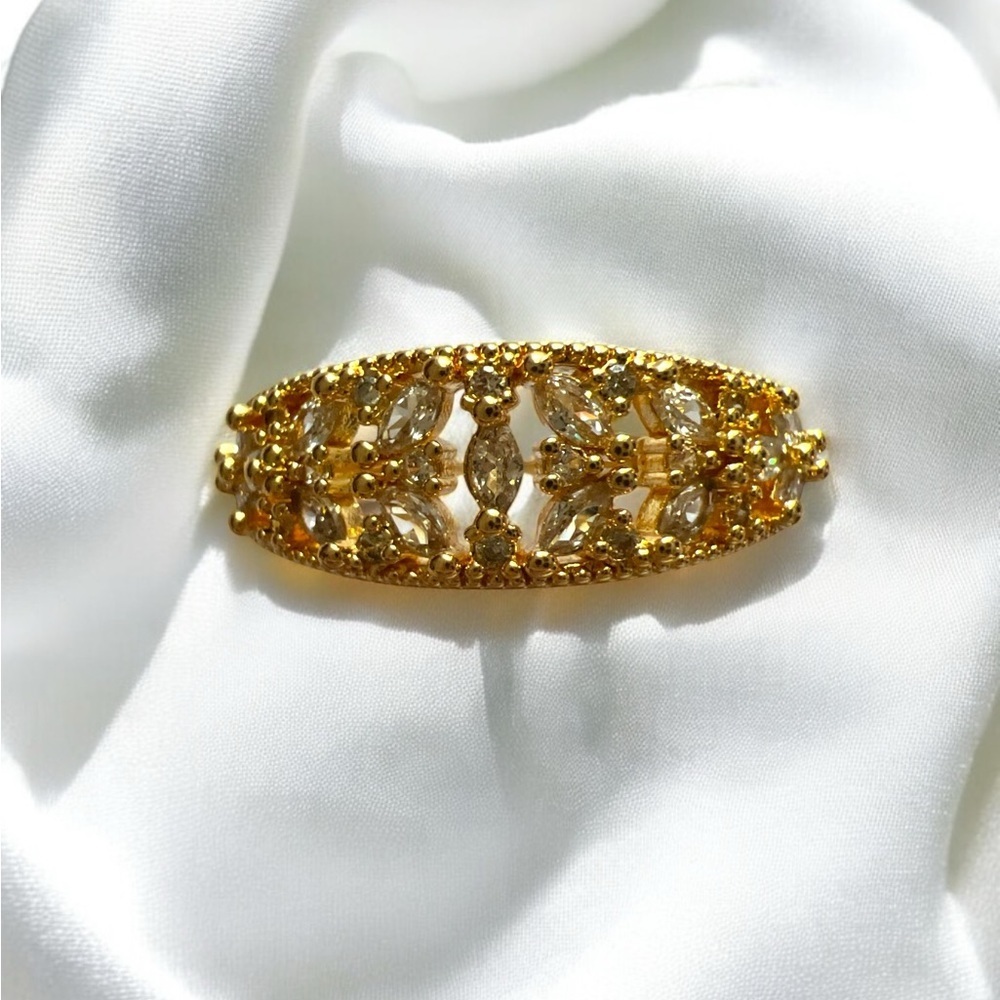 Elegant Gold Women's Ring Size -9